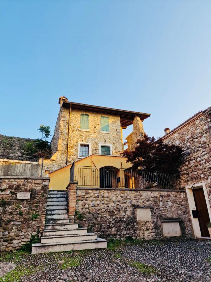 Thomas' Castle Apartment Pozzolengo Exterior foto