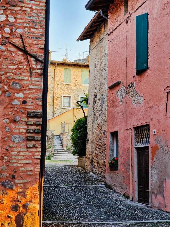 Thomas' Castle Apartment Pozzolengo Exterior foto