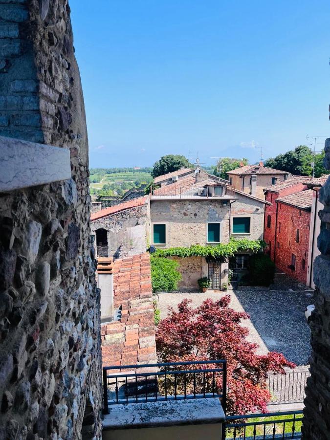 Thomas' Castle Apartment Pozzolengo Exterior foto
